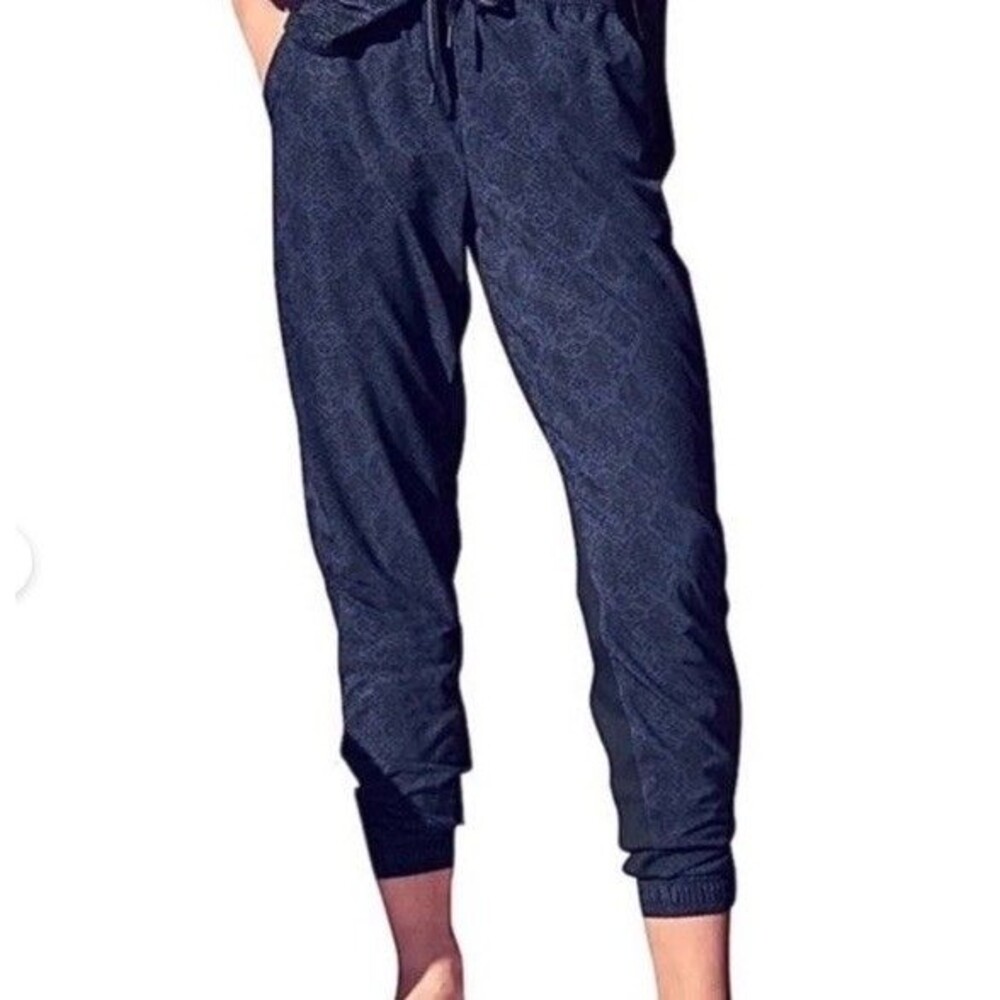 Athleta Size 8 Brooklyn Jogger Blue Snakeskin
